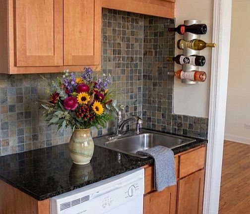 4th image of 4341 N Albany Ave #2