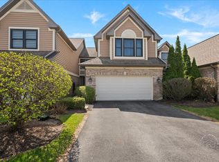 547 Rosebud Dr S, Lombard, IL