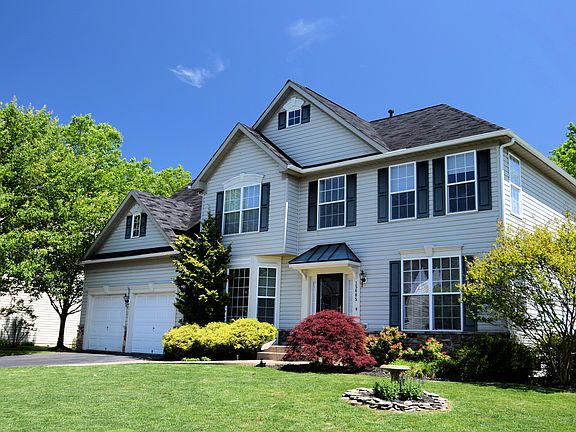 2nd image of 15605 Overchase Ln