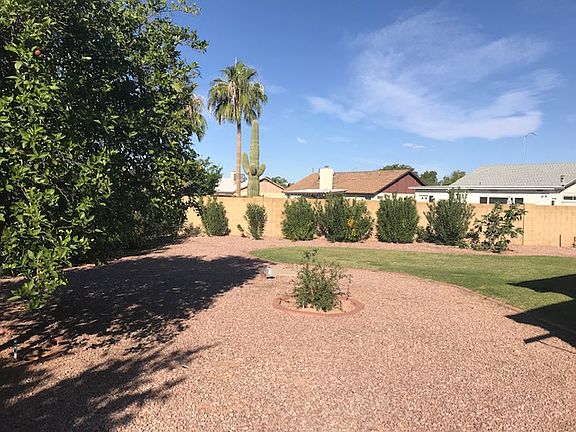 3rd image of 1652 N Sericin