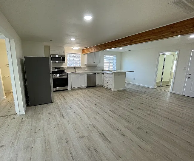 1225 Tulare St #A — Photo 7