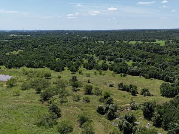 W Browder Cir, Azle, TX 76020