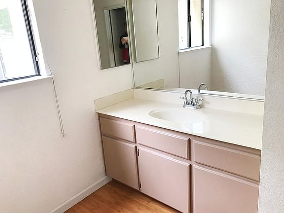 5th image of 5533 Makati Cir