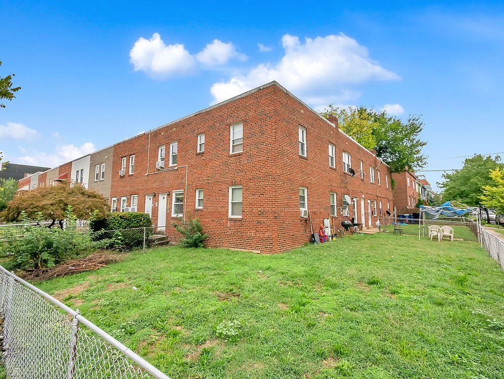 1701 Montello Ave NE photo 1