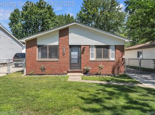 33520 Hiveley St, Westland, MI 48186