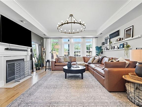 4th image of 111 Carries Cove Ln