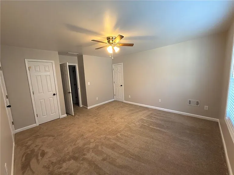 5706 Amberside Ln — Photo 33