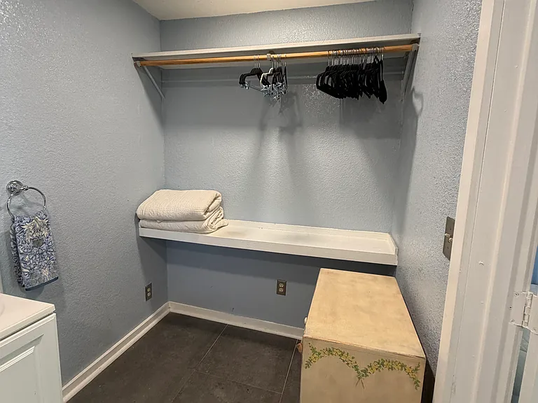 2505 Blue Meadow Dr — Photo 9