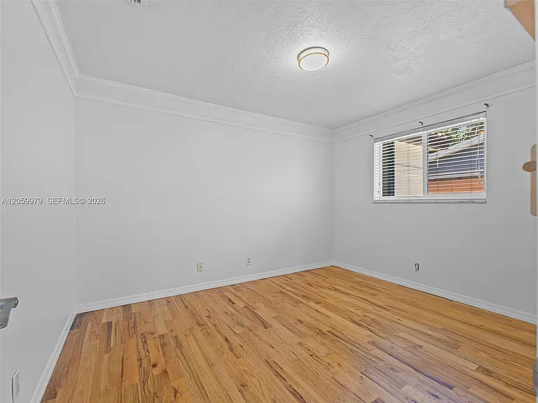 2021 N 52nd Ave — Photo 8