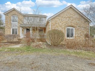 1581 Old Plank Rd, Milford, MI 48381