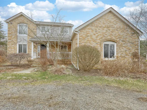 1581 Old Plank Rd, Milford, MI 48381