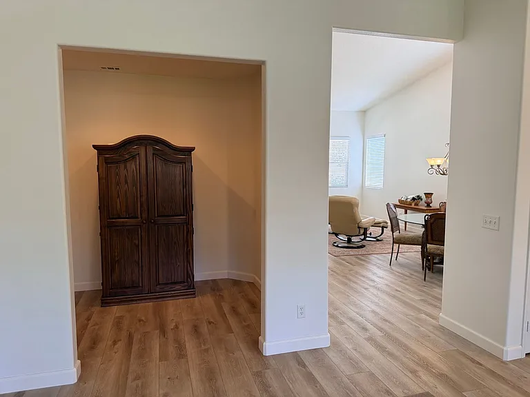 40889 Robards Way — Photo 7