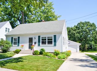 1427 Eliza St, Green Bay, WI 54301