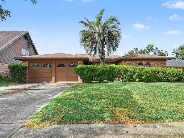 807 Voyager Dr, Houston, TX 77062