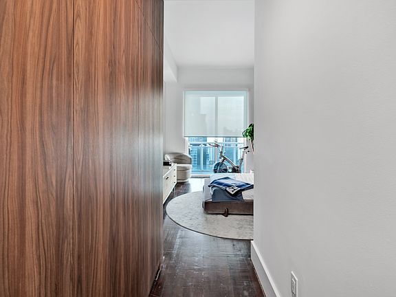 5th image of 951 Brickell Ave APT 3811