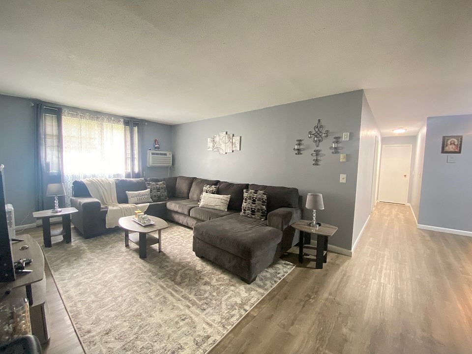 1st image of 15 Weld St APT 24