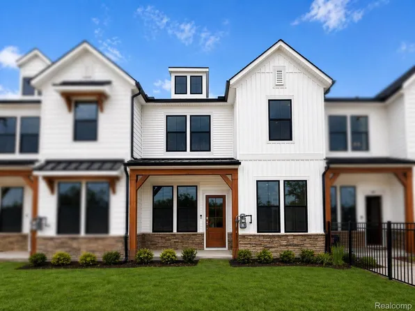 253 Lantana Dr, Brighton, MI 48116