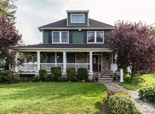 170 Henry St, Westbury, NY 11590