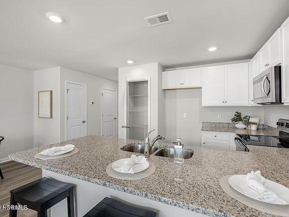 4th image of 7094 Dunford Rd