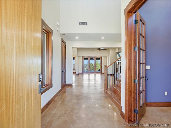 2nd image of 3212 Echo Rd