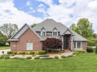 6010 Fawnwood Dr, Greenwood, IN 46143