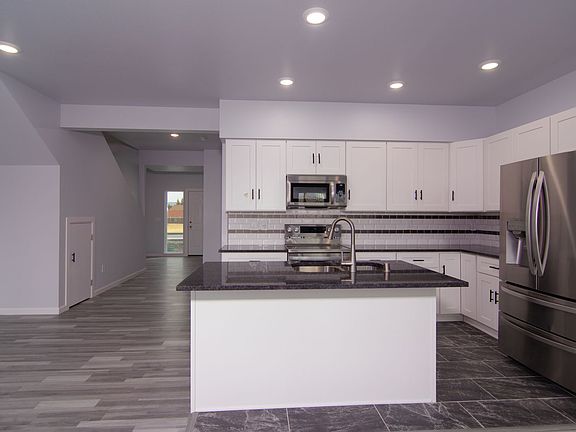 3rd image of 12402 E Broadway Ave #4