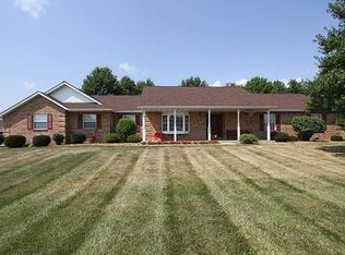 866 E Madison St, Millstadt, IL 62260