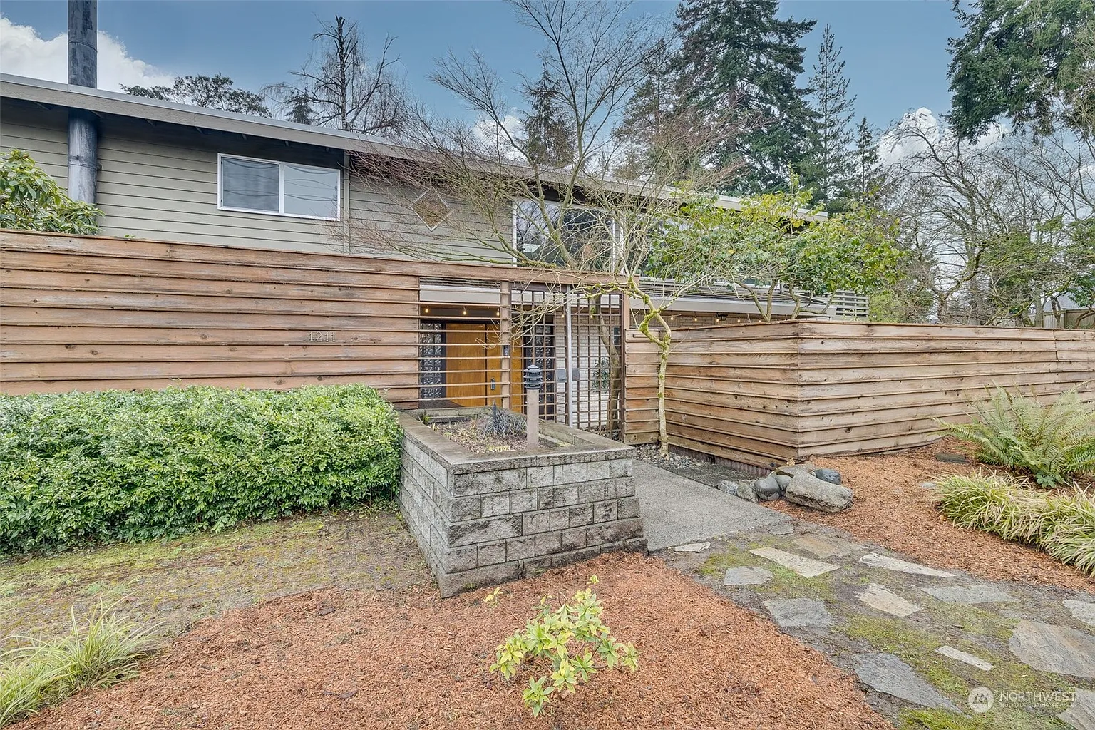1211 NE 185th Street photo 1