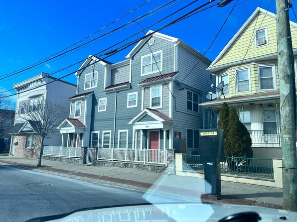 586 Roosevelt Ave #2C, Carteret, NJ 07008
