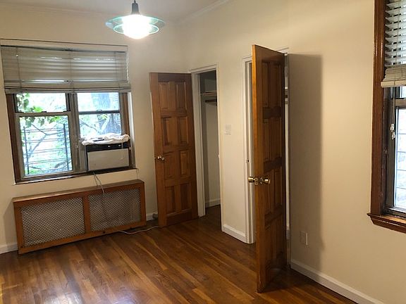 5th image of 26 W 70th St #2B