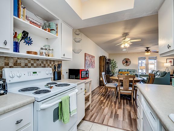 4th image of 357 W Calle De La Amistad