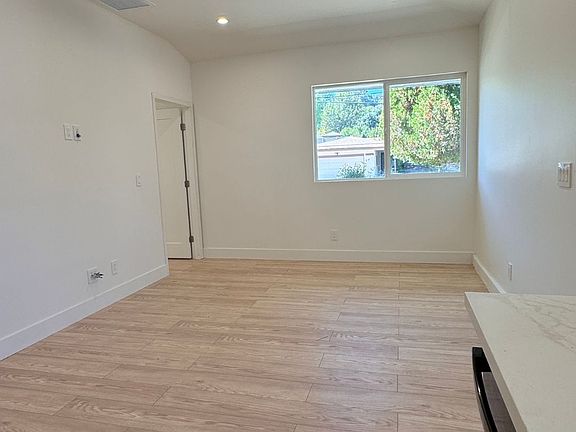 5th image of 5408 Blanco Ave