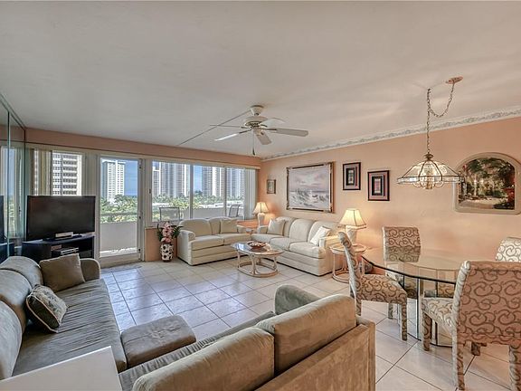 5th image of 3233 NE 34th Street #614