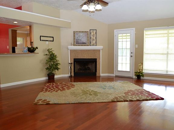 5th image of 3013 Cloverdale Dr