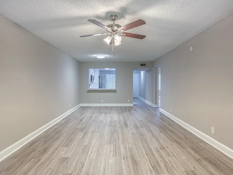 Delray Place Apartments — Photo 8