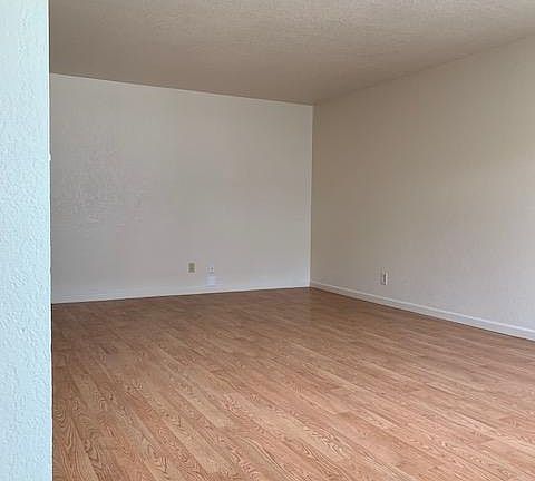 5th image of 3793 Underwood Dr APT 1