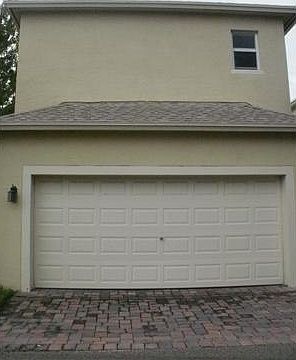 2nd image of 2032 SE Avon Park Dr