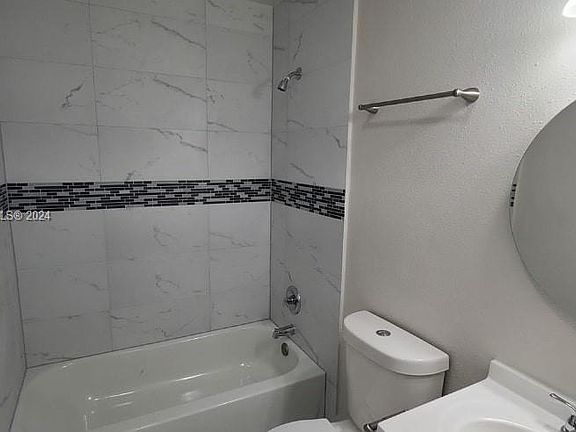 5th image of 450 SW 2nd St #7