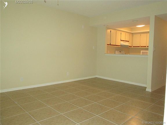 4th image of 805 SE Central Pkwy #5