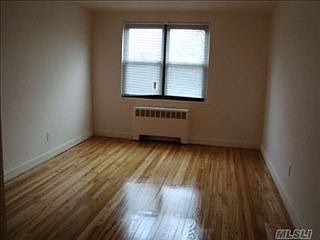 4th image of 275 Maple Ave APT 3F