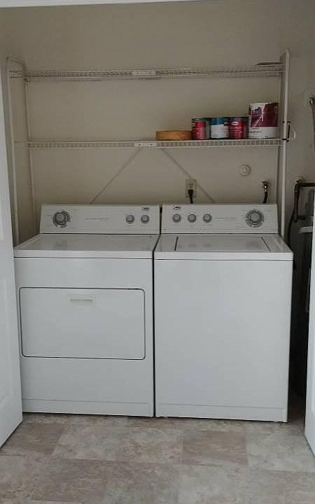 Washer/Dryer Included!