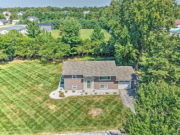 2nd image of 6640 Majors Ln