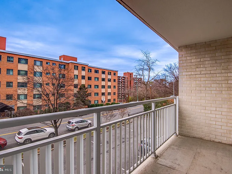 1301 S Arlington Ridge Rd #310 — Photo 17