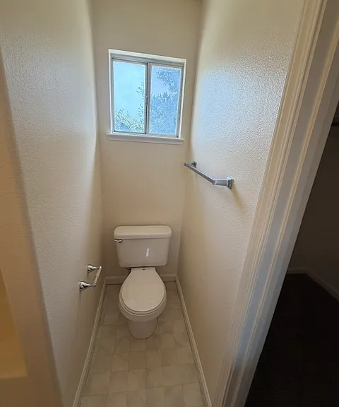 1930 Everett Ct — Photo 28