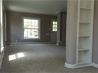 2104 S 48th St, Lincoln, NE 68506