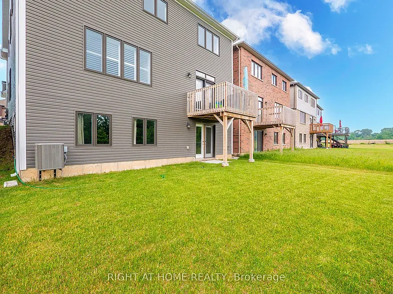 91 Monteith Dr — Photo 28