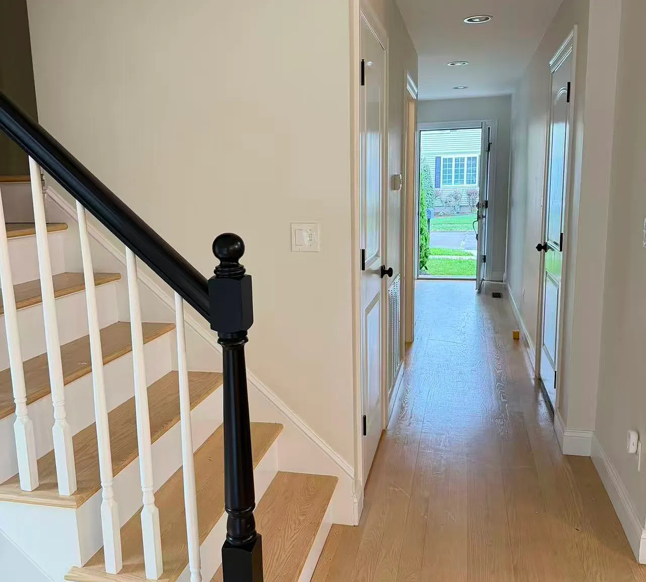 3 bed, 2500 sqft, $3,650 — Photo 2