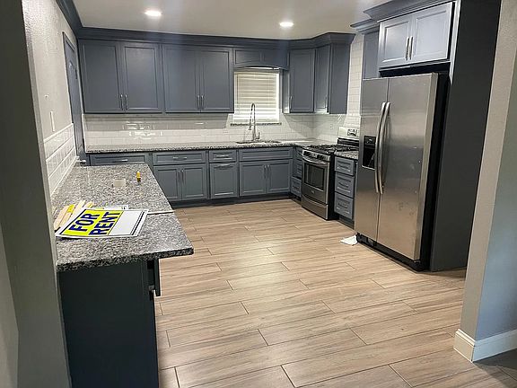 5th image of 1017 Tahoe Dr