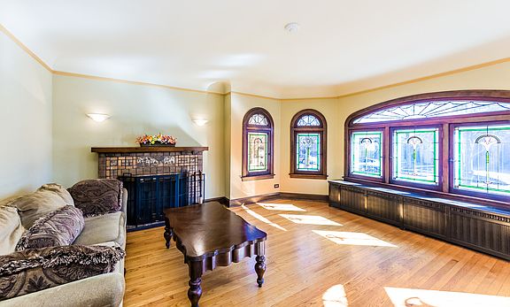 4th image of 1836 N Newcastle Ave