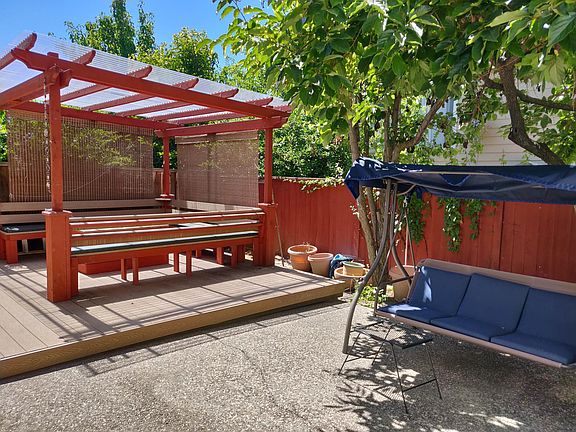 4th image of 2357 Dubois St